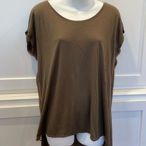 EUC olive Nordstrom Stem T-shirt